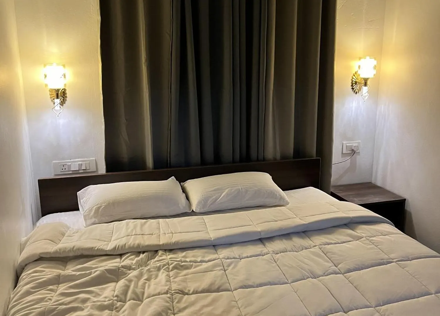 Cloud9 Glamping - Private Aframe Villa Vaduvanchal