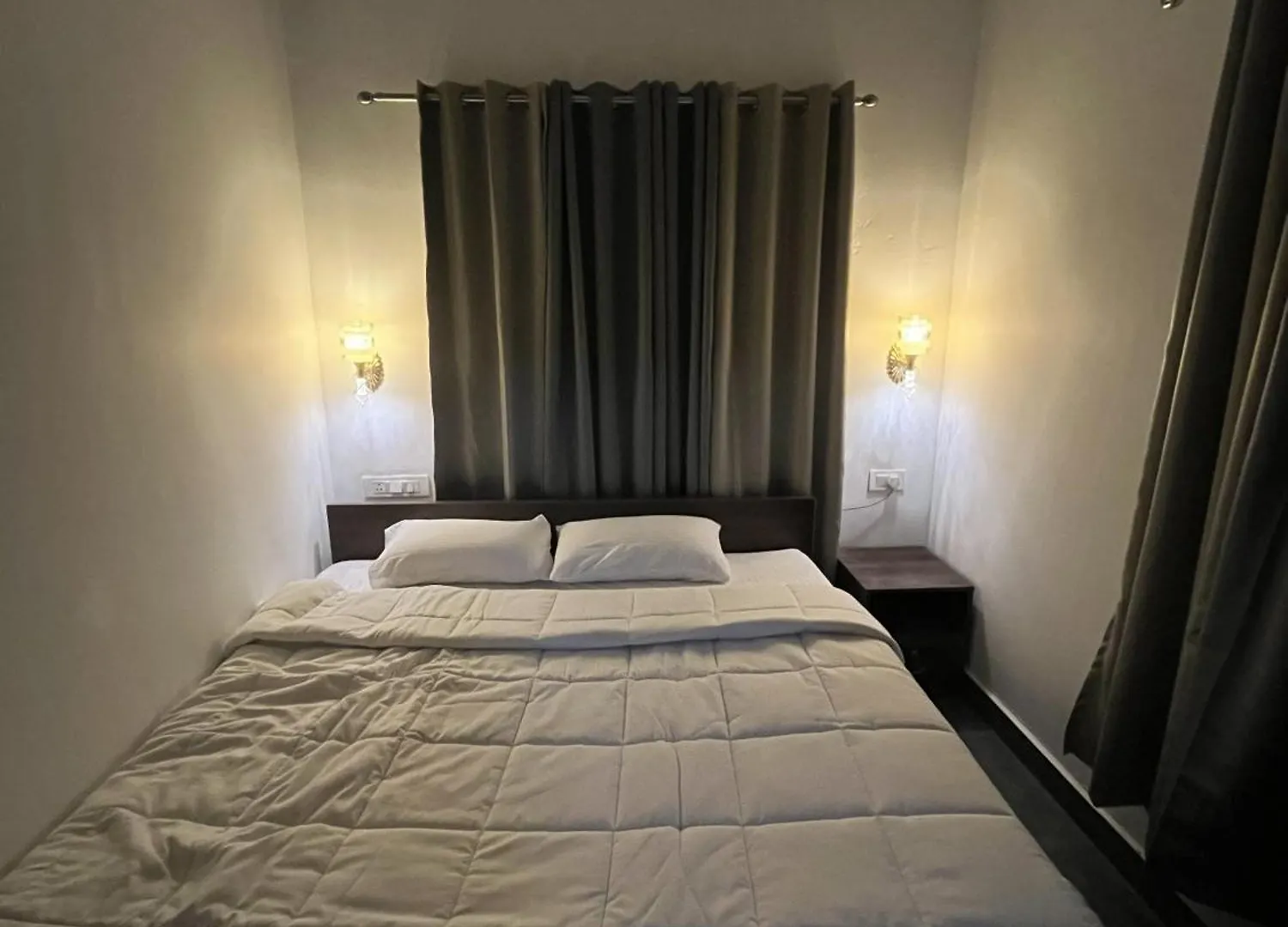 Cloud9 Glamping - Private Aframe Villa Vaduvanchal